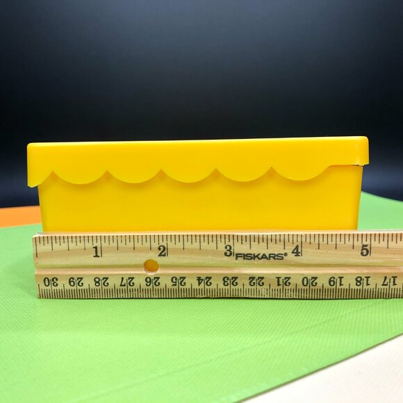 Vintage 60s Flower Power Tissue Box Cover: Yellow Hard Plastic - Groovy Bathroom - Picture 11 of 13